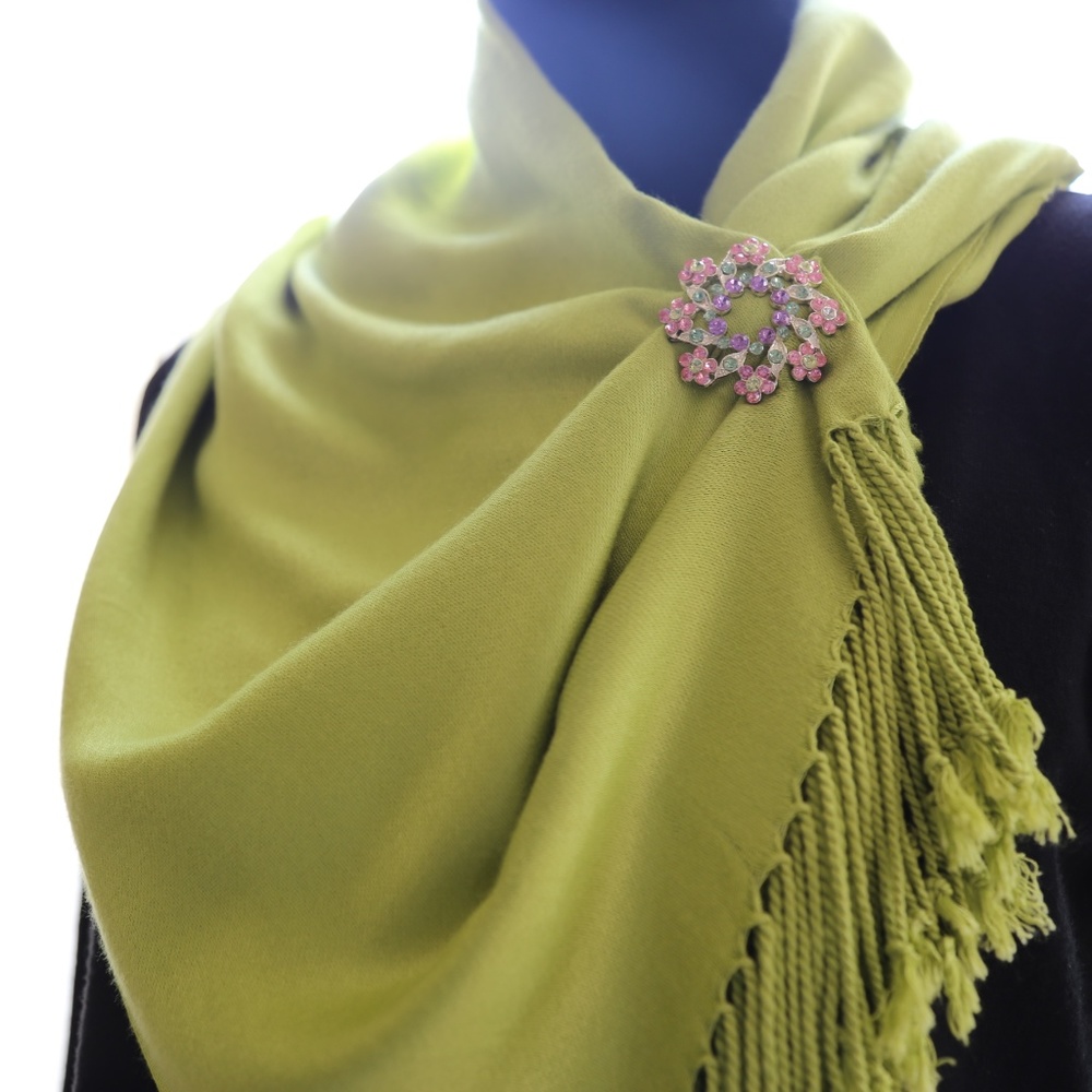 5 NWT PASHMINA SCARVES, ASSORTED COLORS & BROOCH